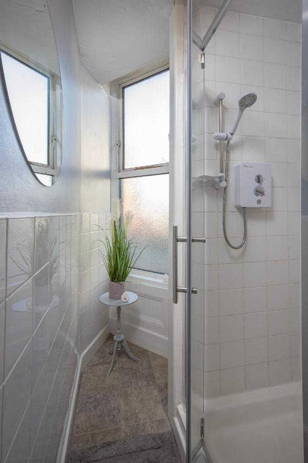 02 Springfield - Sleeps 6 Apartment แบล็คพูล ภายนอก รูปภาพ